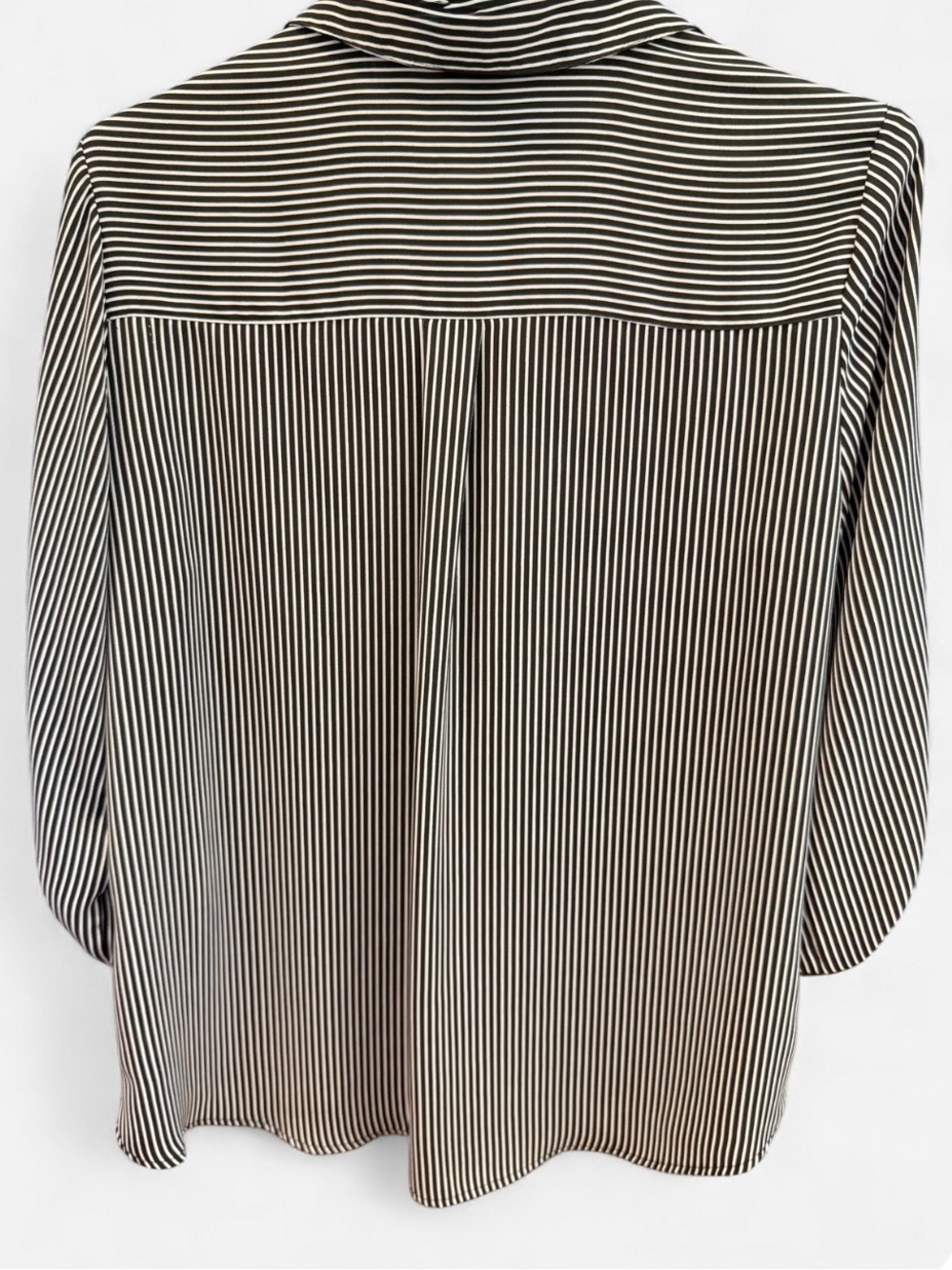 IZ Byer button down stripe blouse - Picture 2 of 6
